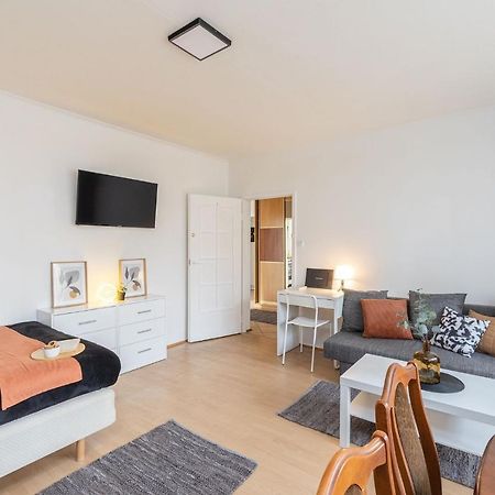 Room, Pirenejska 20 Cozy Rooms Βαρσοβία Εξωτερικό φωτογραφία